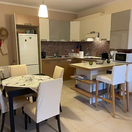 شقة With Gardens *