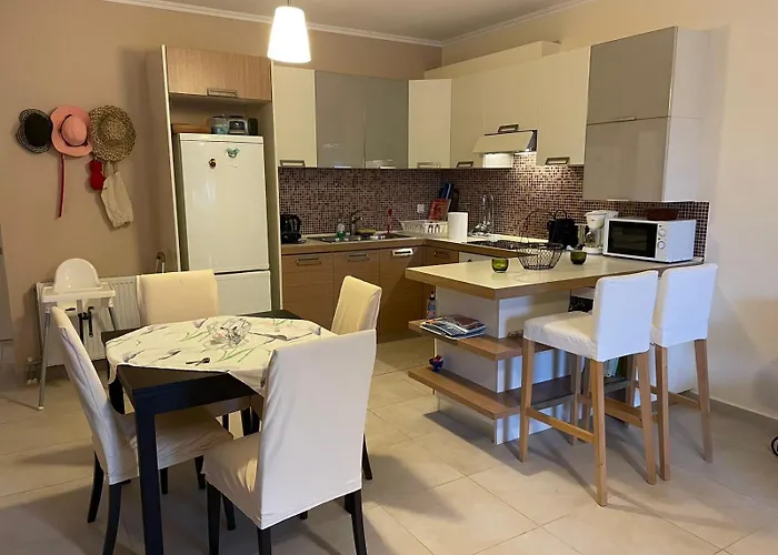 Daire With Gardens *