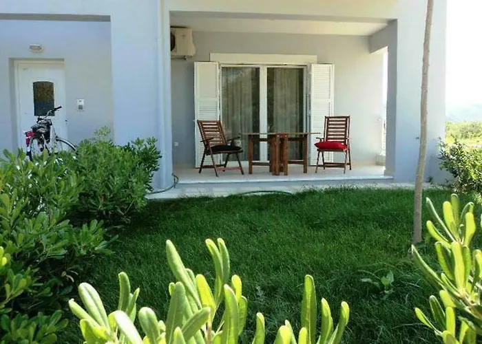 With Gardens Daire Lefkáda