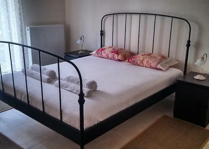 With Gardens Daire Lefkáda